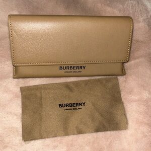 Burberry Camel Brown Sunglasses Glasses Case with cleansing cloth